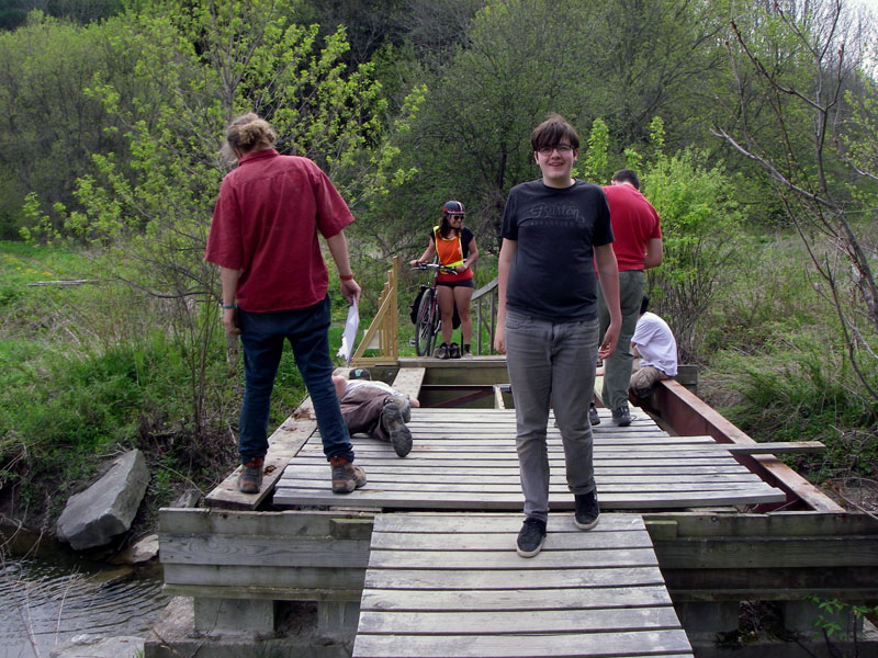 students build bridge