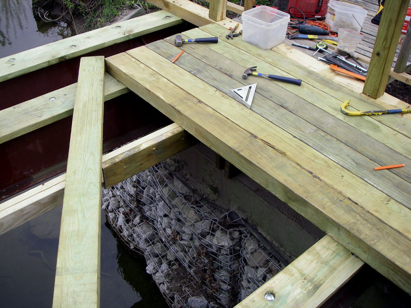 students build bridge