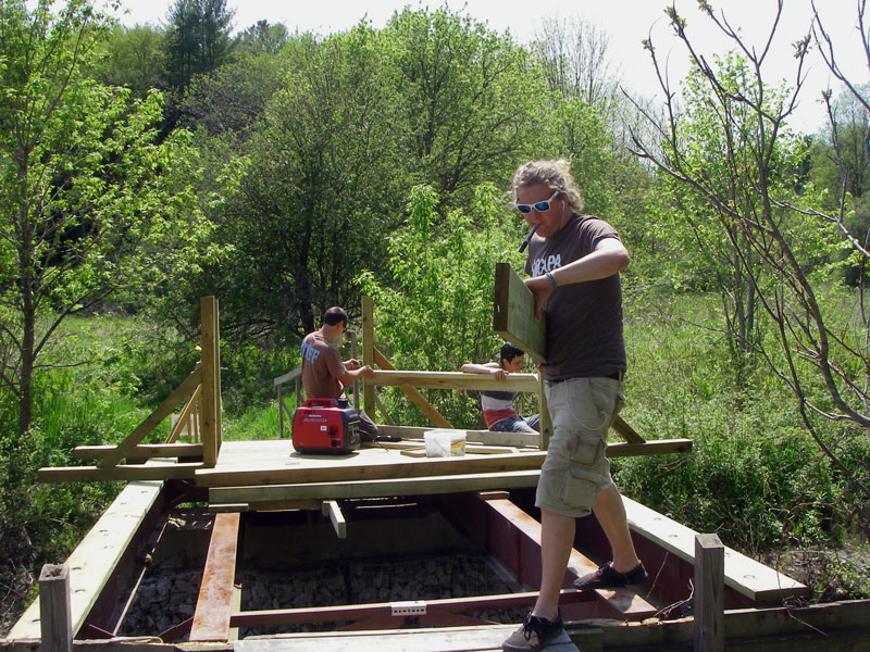 students build bridge