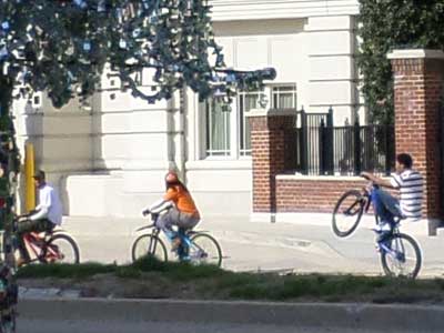 teen bikes on one wheel