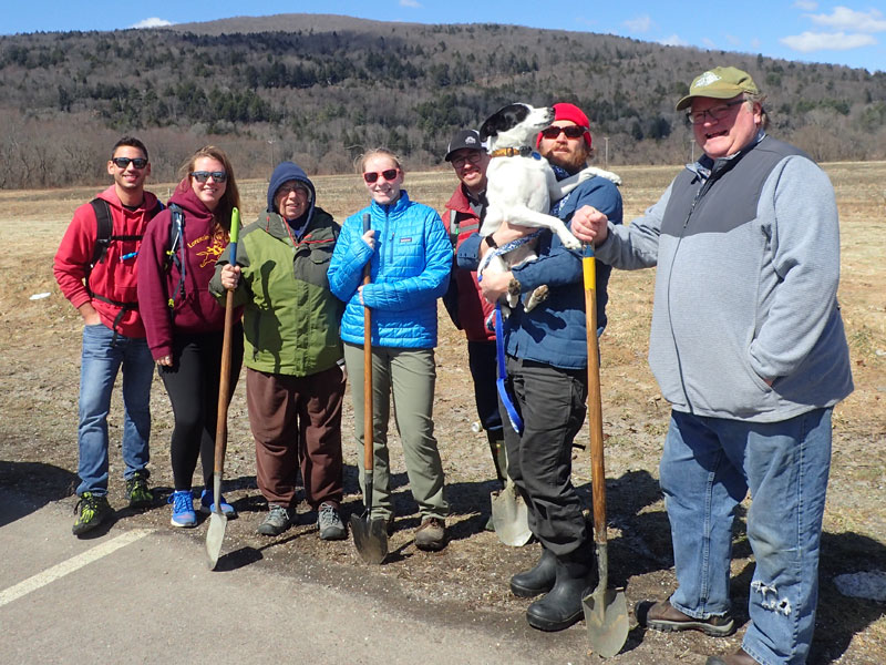 trail  clean up volunteers